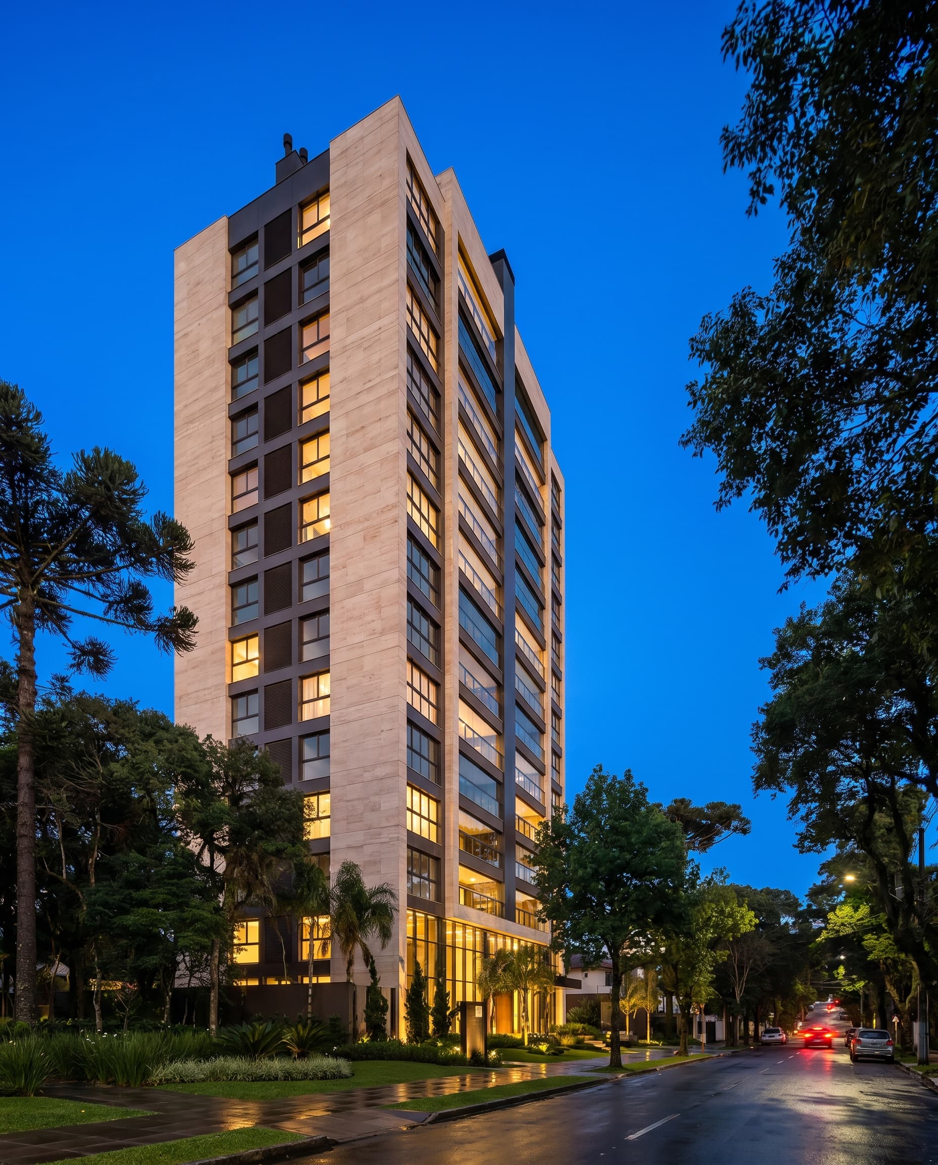 Imóveis de alto padrão no Augusta, Curitiba