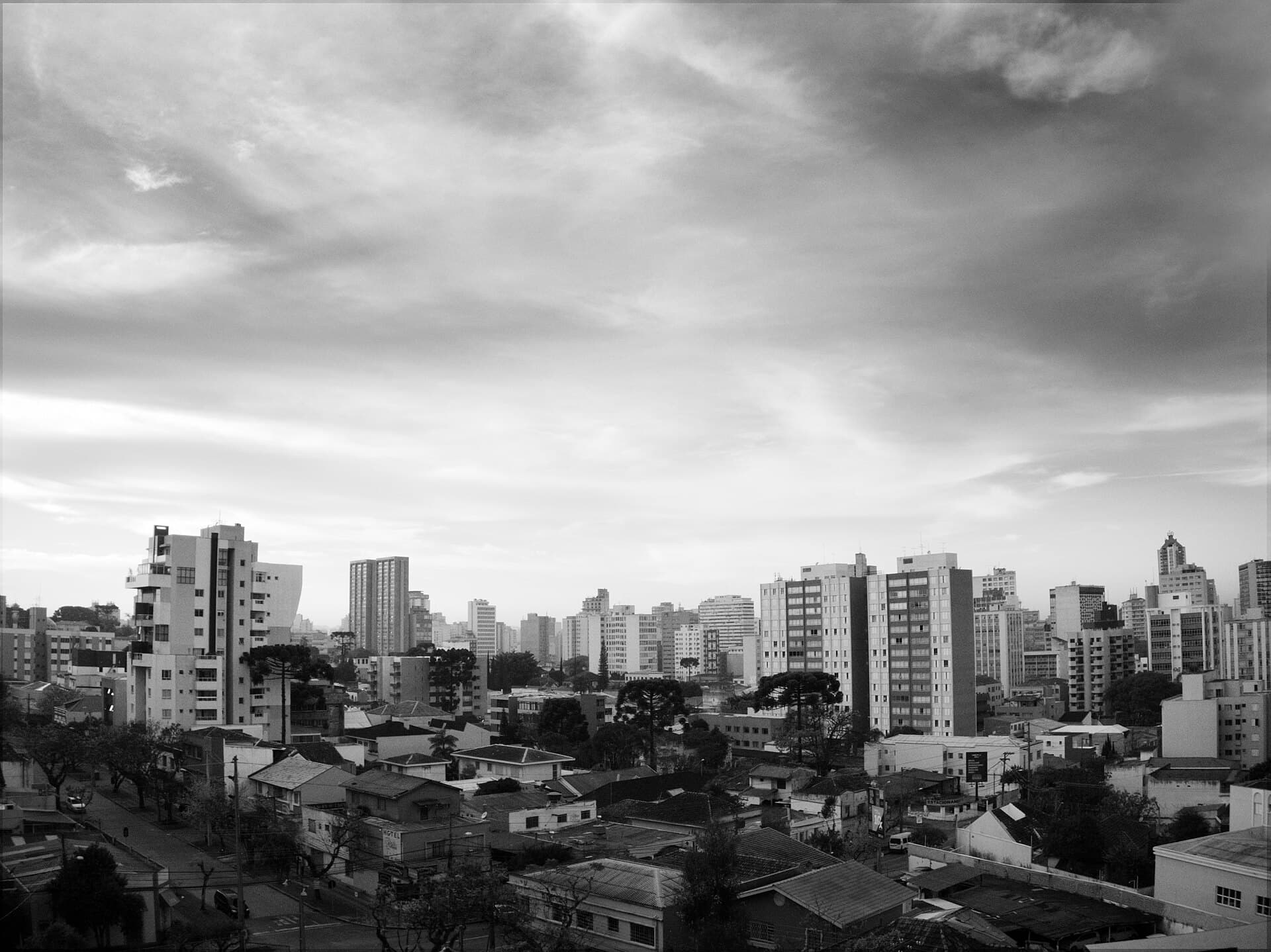 Capa do artigo: Onde moram os ricos em Curitiba? Bairros de elite